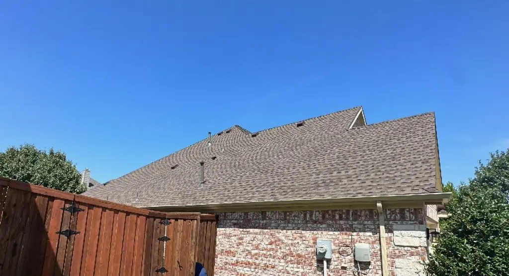 Completed roof replacement project in Oak Hill